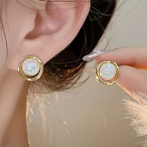 Gold and Pearl Earrings - Picture 2 of 3